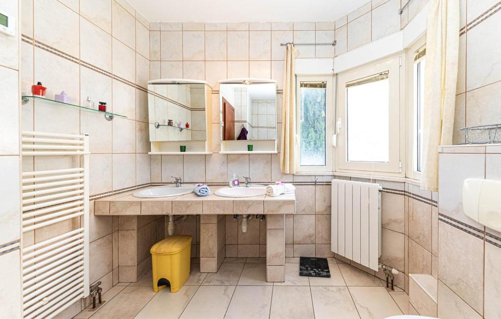 Luksuzna Villa Sa Privatnim Unutarnjim Bazenom Villa Garden Podstrana Esterno foto